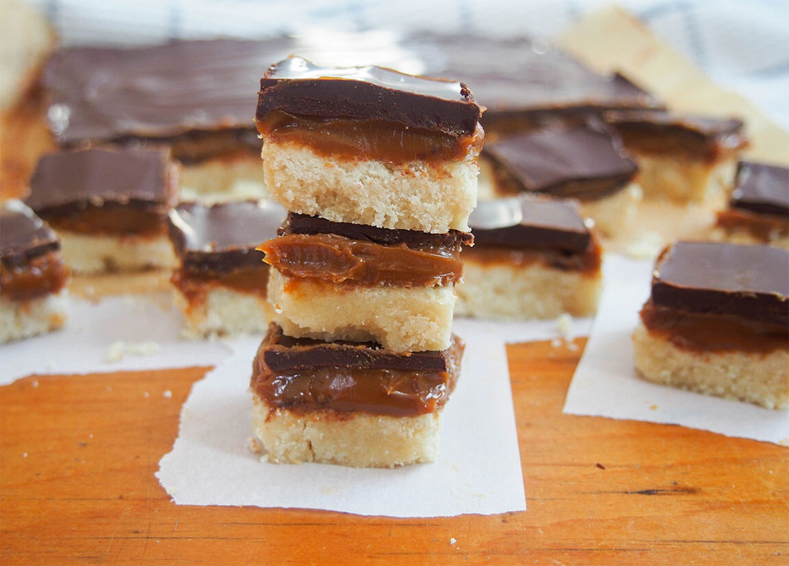 Growing up, millionaire's shortbread was one of my favorite treats. After all, what's not to love about a layers of shortbread cookie, caramel and chocolate? It's decadent and delicious. Millionaire's shortbread (caramel shortbread)